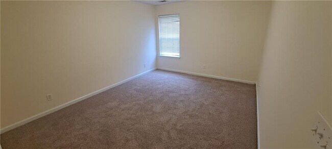 Building Photo - 2395 Lexington Ln