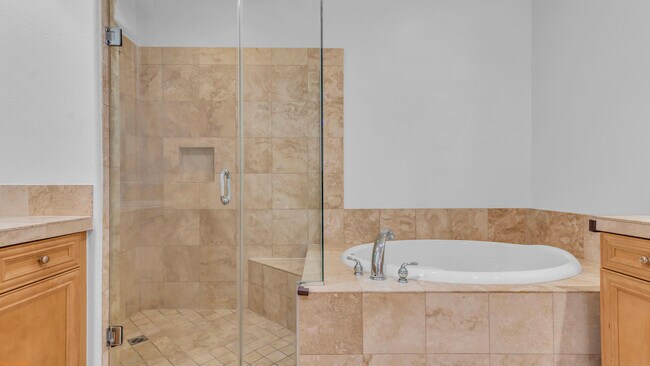 Building Photo - 1023 Via Fortuna