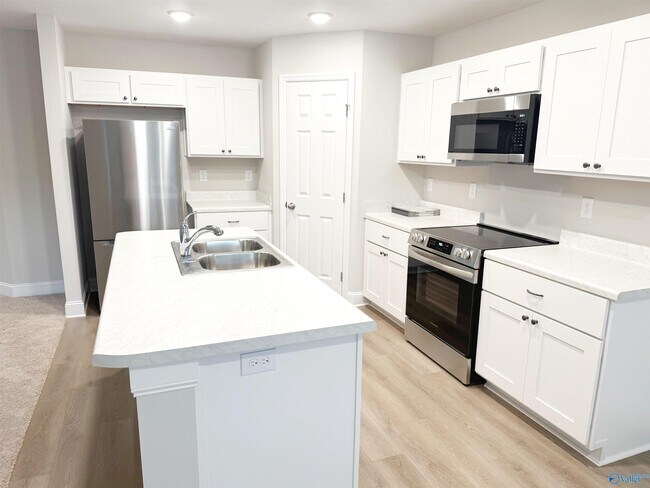 Building Photo - 118 Fuller Dr