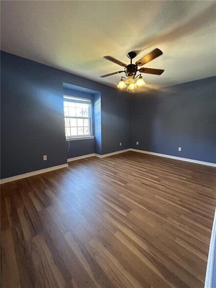 Building Photo - 3725 Lilac Ln