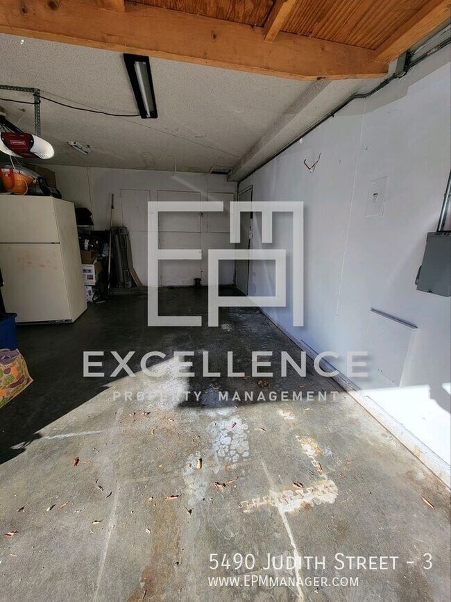 Building Photo - 5490 Judith St