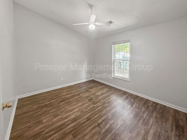 Building Photo - 8108 Halifax Way