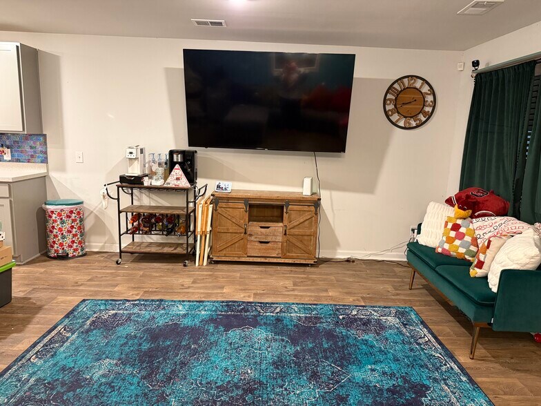 Building Photo - 141 Rosefield Ct