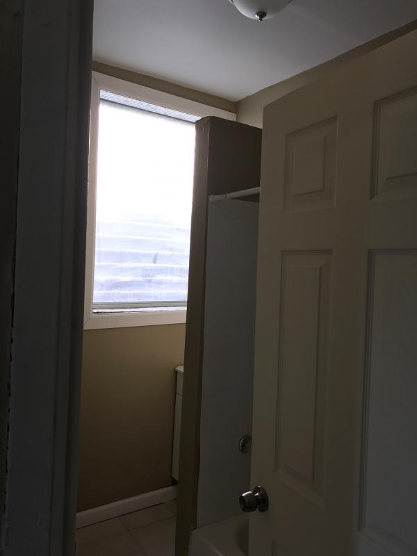 Building Photo - 1361 E Carey St