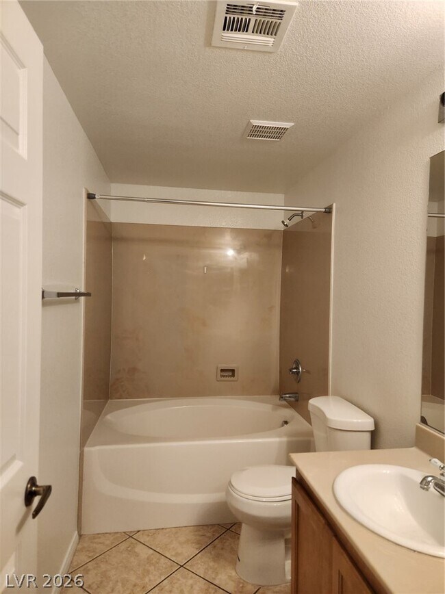 Building Photo - 5855 Valley Dr