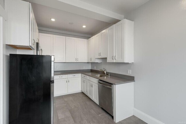 Building Photo - 312 Fillmore St