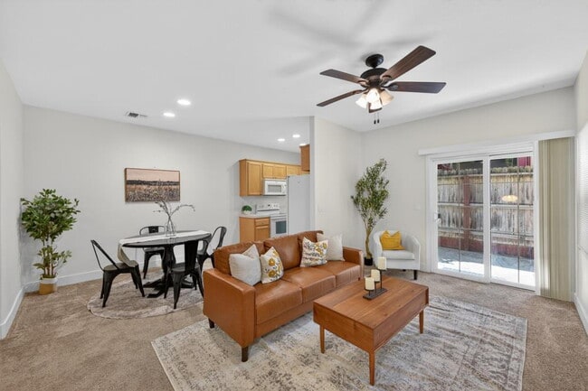 Building Photo - Charming 3-Bed Home in Sacramento with 2.5 Baths