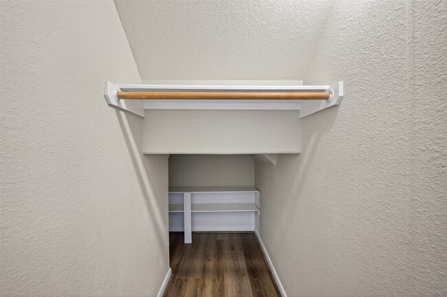 Building Photo - 6826 Sorrelwood Ln