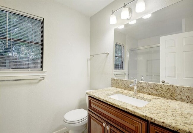 Building Photo - 8504 Mesa Dr