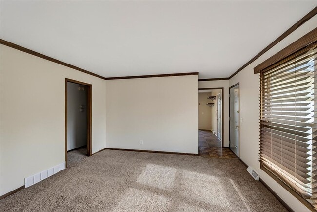 Building Photo - 1806 Golden Oak Ln