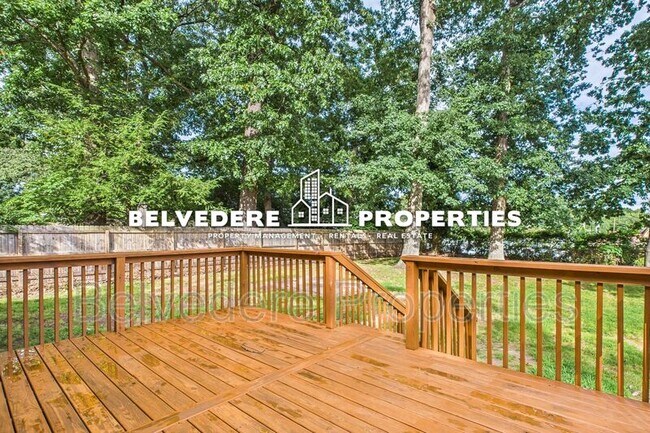 Building Photo - 2913 Wildwood Dr