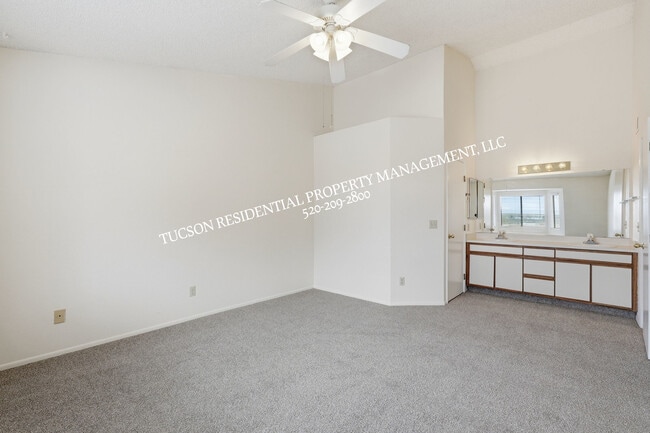 Building Photo - 9960 E Banister Dr