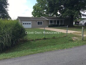 Building Photo - 217 Perry Ln