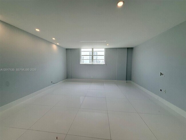Building Photo - 19390 Collins Ave