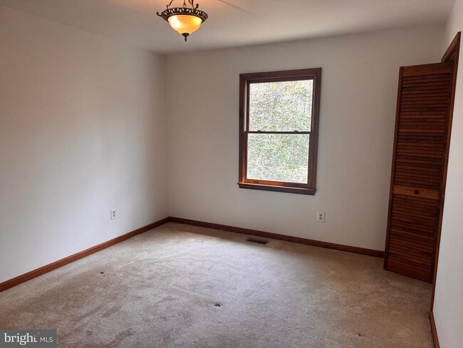 Building Photo - 420 Council Bluffs Ct