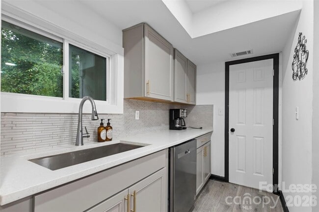 Building Photo - 25033 Molokai Dr