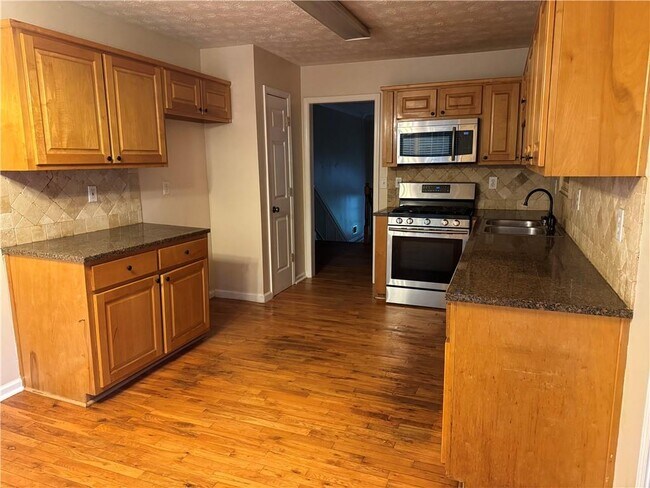 Building Photo - 4170 Longmont Dr