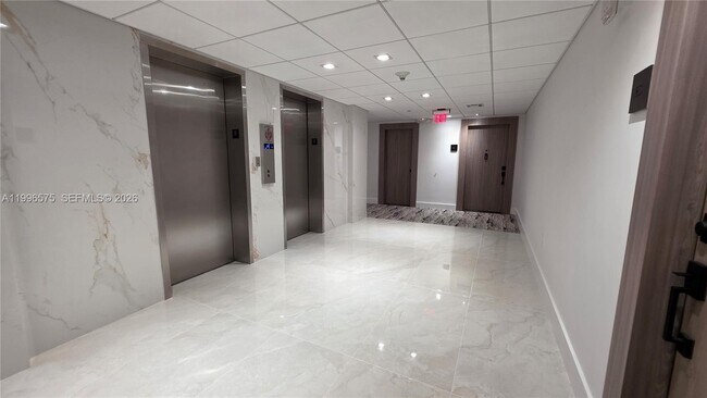 Building Photo - 5825 Collins Ave