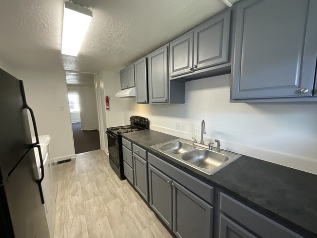 Building Photo - 443 S Duke St