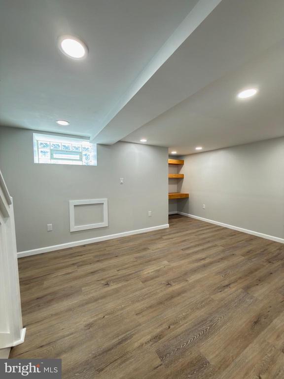 Building Photo - 268 S Bayberry Ln