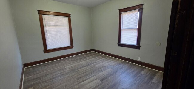 Building Photo - 915 High St