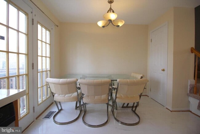 Building Photo - 7831 Gum Springs Village Dr