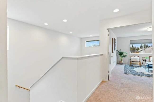 Building Photo - 8412 55th Pl NE