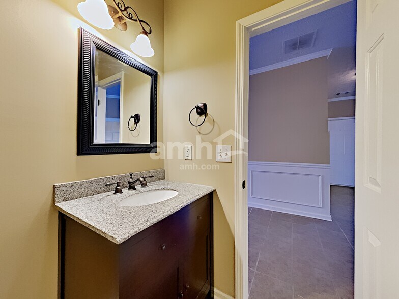 Building Photo - 2355 Kirkstone Dr