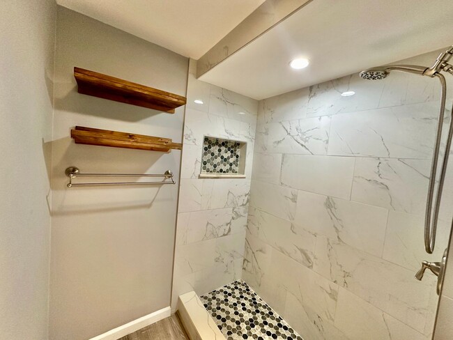 Building Photo - Stunning Condo Minutes from Downtown La Mesa