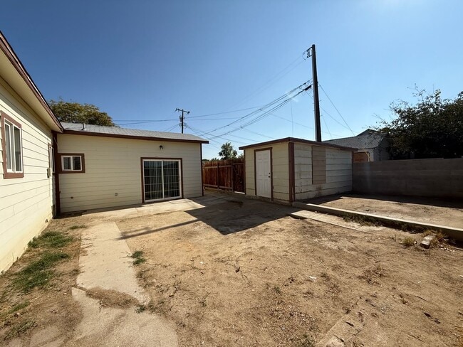 Building Photo - 516 2nd St