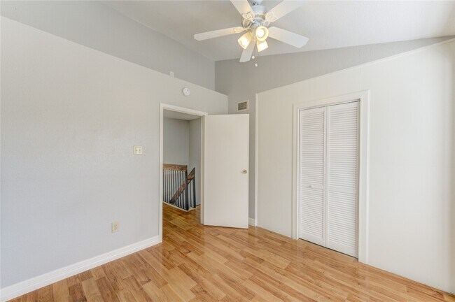 Building Photo - 2002 Gentryside Dr