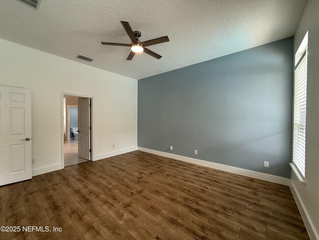 Building Photo - 1319 N Kyle Way