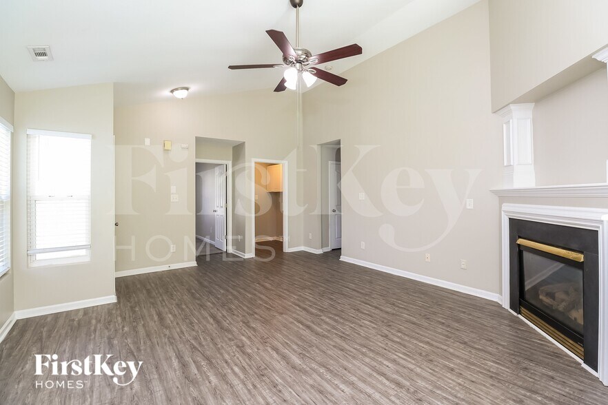 Building Photo - 7307 Woodbourne Ln