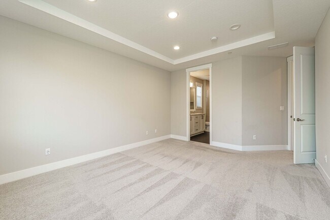 Building Photo - 8989 N Kale Cir