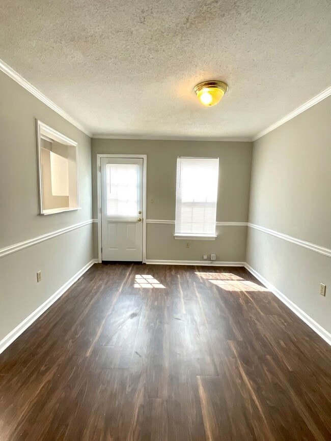 Building Photo - 3932 Miramar Ct