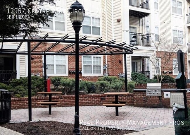 Building Photo - 12957 Centre Park Cir