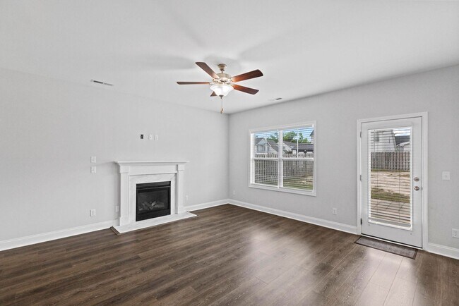 Building Photo - Landing at Lewis Creek Home For Rent!