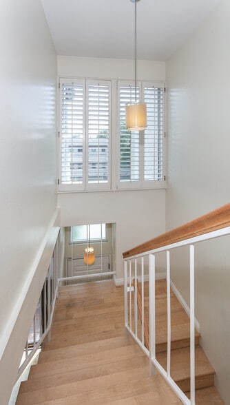 Stairs - 5353 Corteen Plz