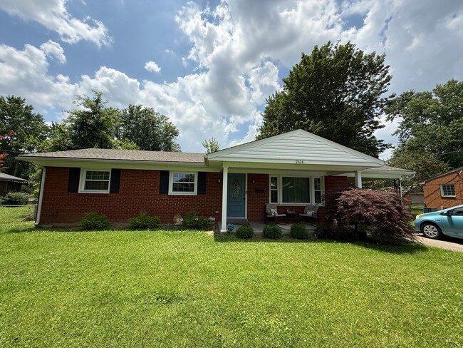 Building Photo - REMODELED 4-BEDROOM HOME W/FENCED YARD