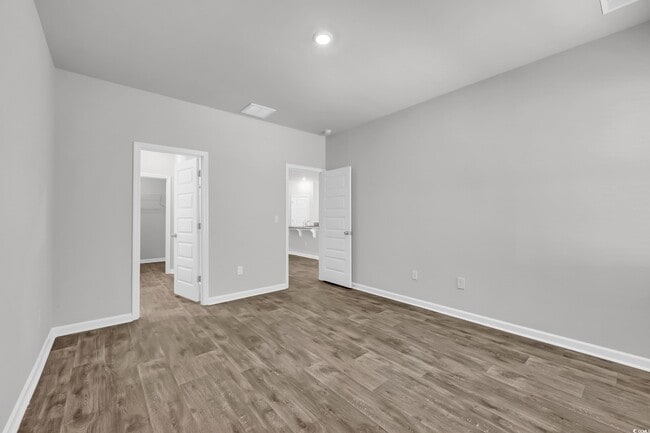 Building Photo - 2087 Victory Wy
