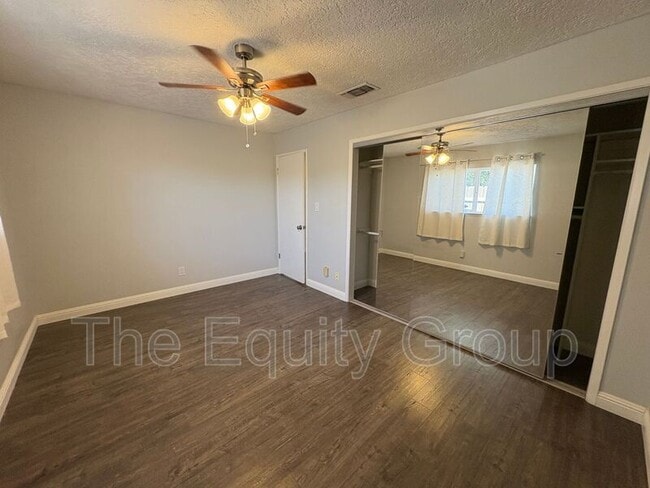 Building Photo - 473 W Deodar Ln