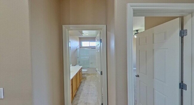 Building Photo - 1692 Woodhaven Cir