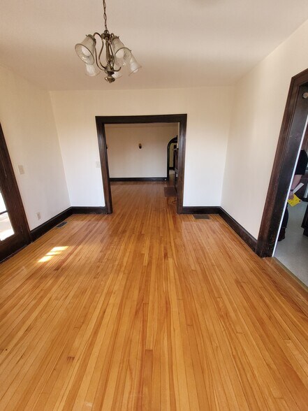 Building Photo - 47 Heywood St