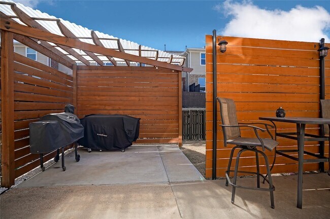 Building Photo - 4650 Penelope Ln