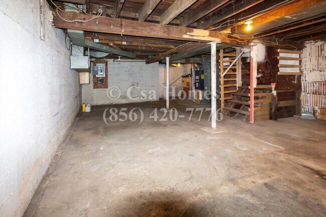 Building Photo - Beautifully Renovated 3 Bed/1 Bath Home in Fairview!