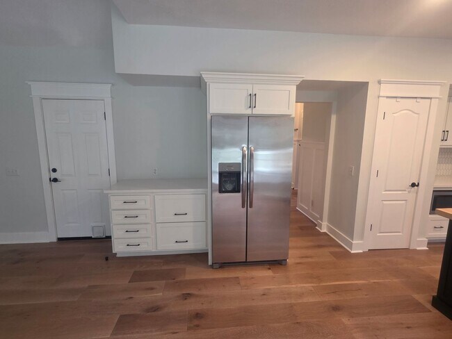 Building Photo - Beautifully remodeled home in LaVergne