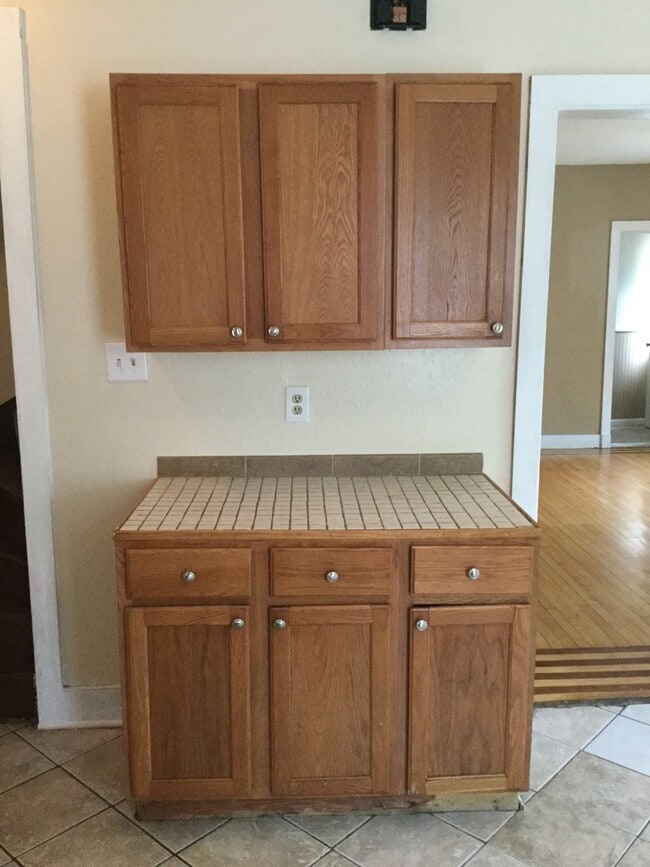 Building Photo - 3 bedroom Single Family ( Harambee )