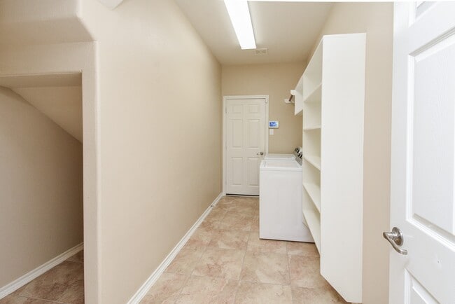 Building Photo - 21373 Thurston Crossing Dr