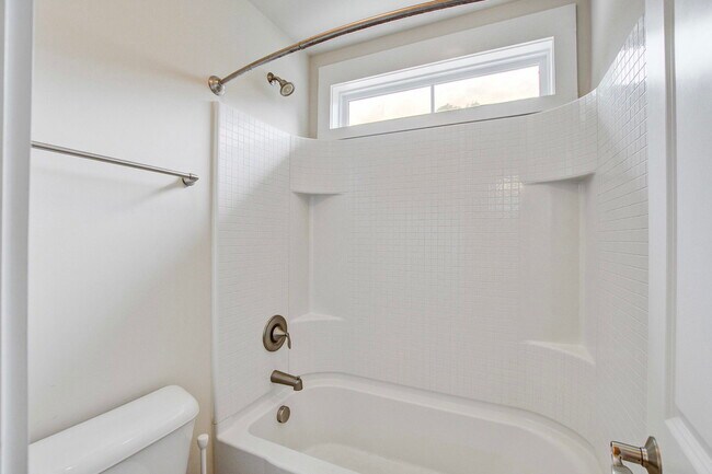 Building Photo - 1811 Luna Ct