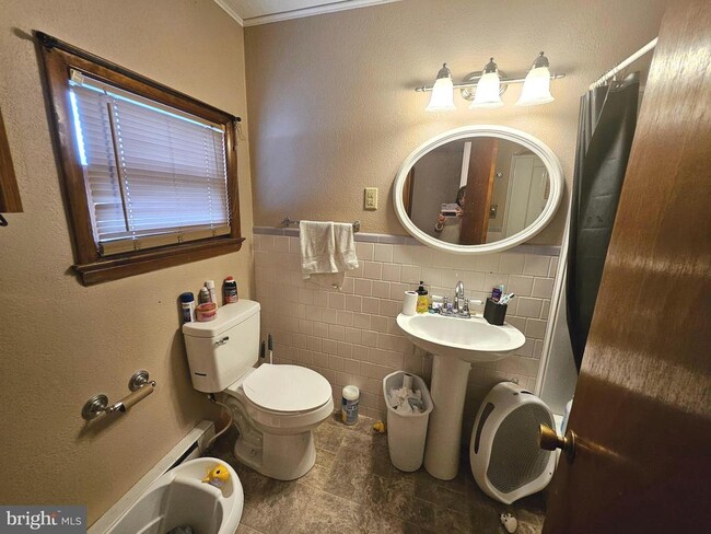 Building Photo - 449 Harmison Pl